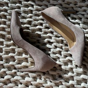 Ann Taylor grey suede pumps